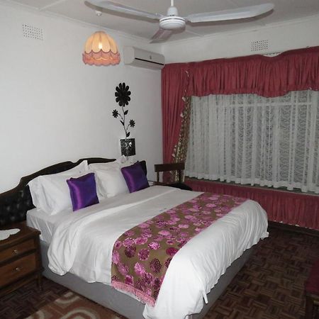 Parrot Lodge Bulawayo Εξωτερικό φωτογραφία
