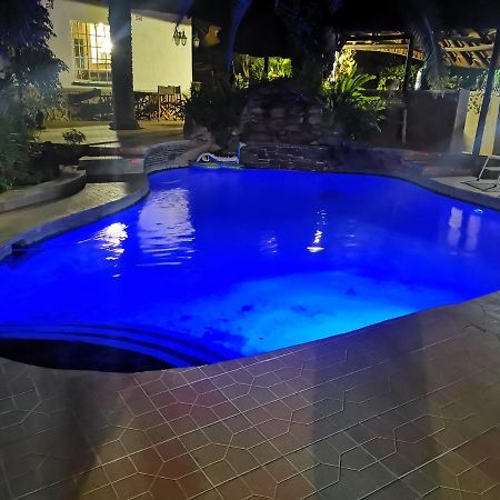 Parrot Lodge Bulawayo Εξωτερικό φωτογραφία