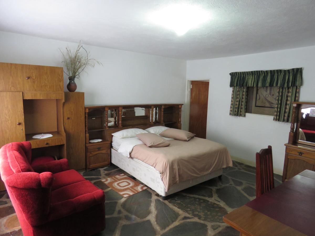 Parrot Lodge Bulawayo Εξωτερικό φωτογραφία