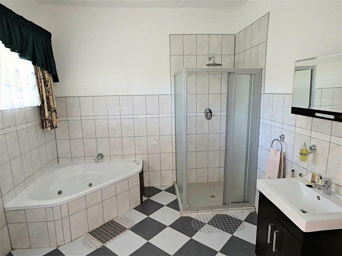 Parrot Lodge Bulawayo Εξωτερικό φωτογραφία