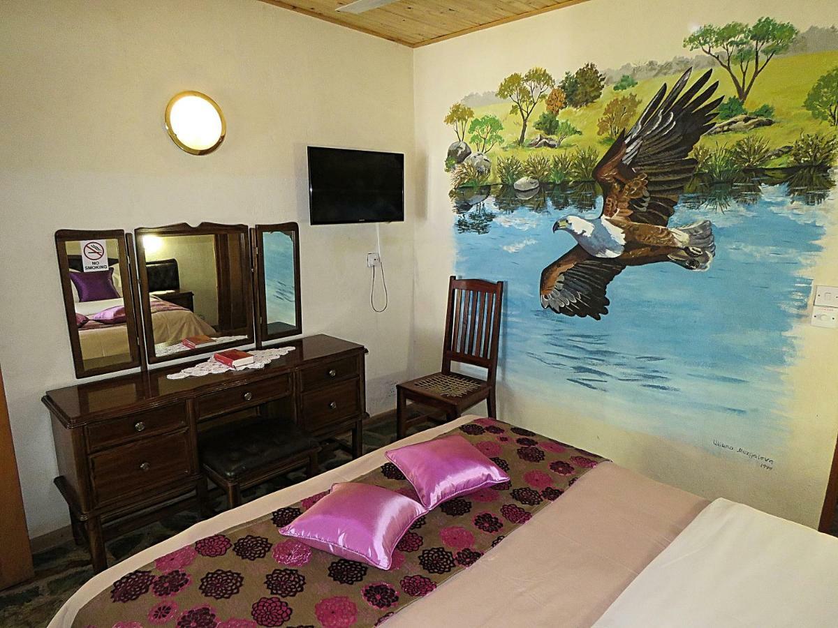 Parrot Lodge Bulawayo Εξωτερικό φωτογραφία