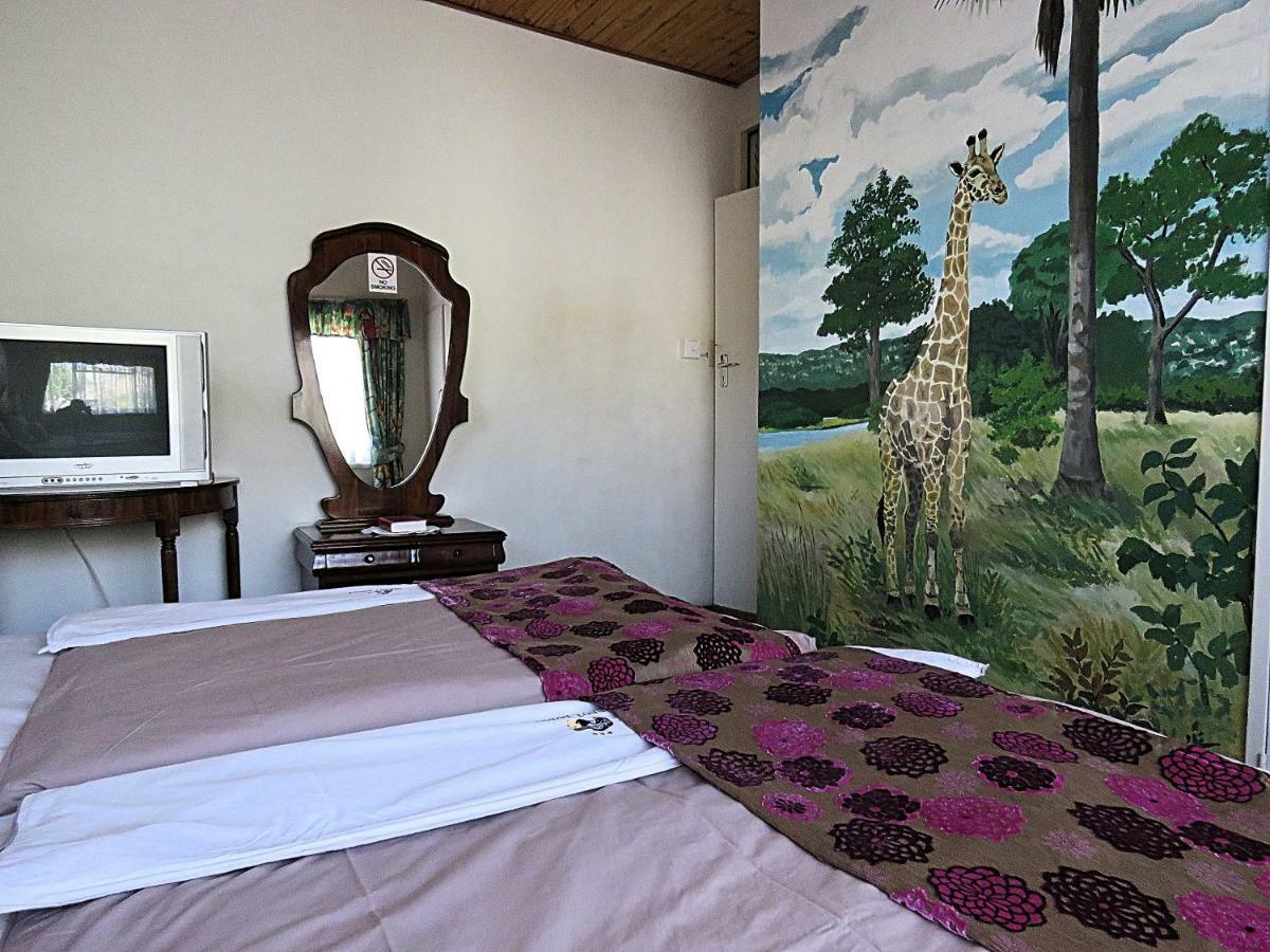 Parrot Lodge Bulawayo Εξωτερικό φωτογραφία