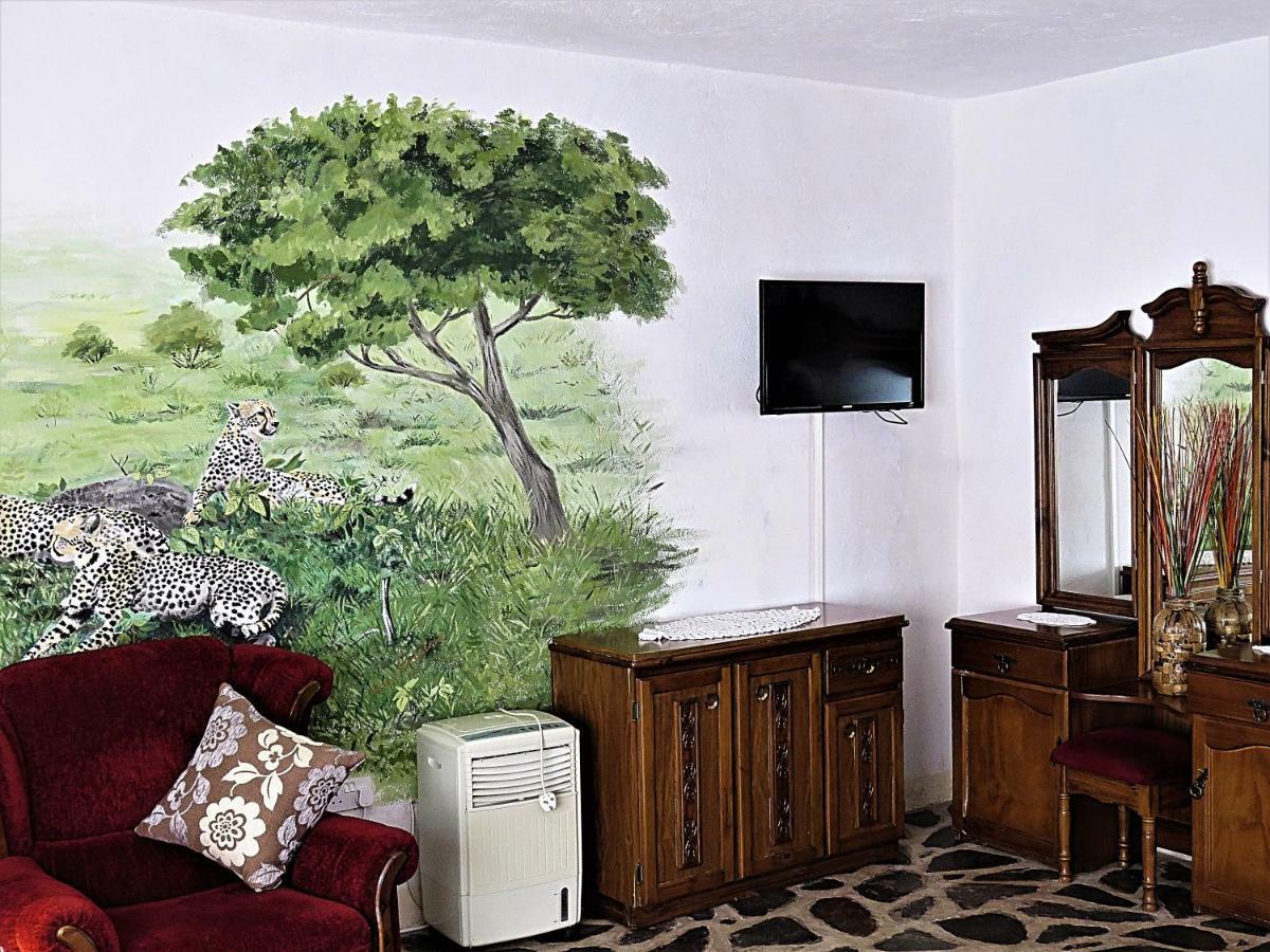 Parrot Lodge Bulawayo Εξωτερικό φωτογραφία