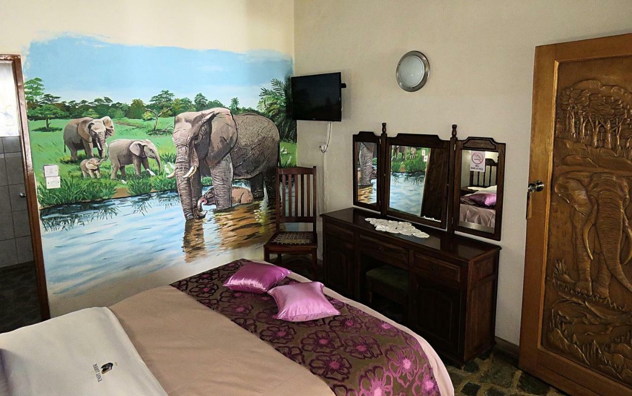 Parrot Lodge Bulawayo Εξωτερικό φωτογραφία