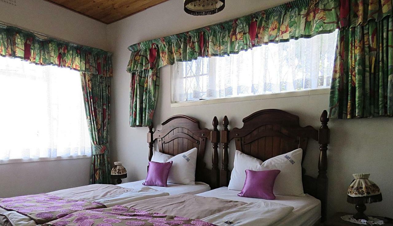 Parrot Lodge Bulawayo Εξωτερικό φωτογραφία