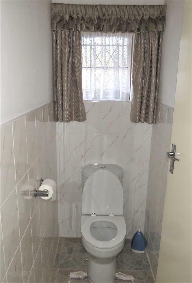 Parrot Lodge Bulawayo Εξωτερικό φωτογραφία