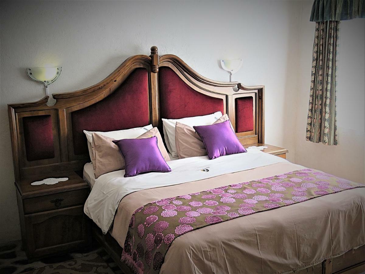 Parrot Lodge Bulawayo Εξωτερικό φωτογραφία
