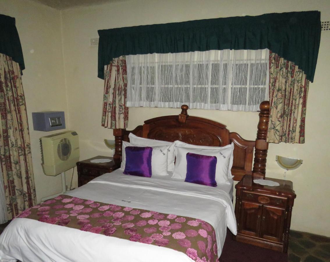 Parrot Lodge Bulawayo Εξωτερικό φωτογραφία