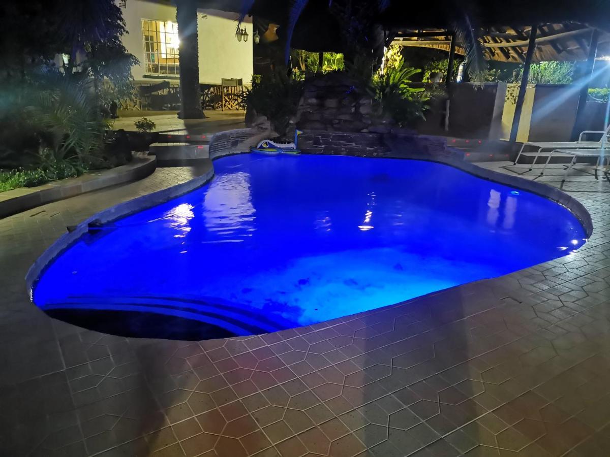 Parrot Lodge Bulawayo Εξωτερικό φωτογραφία